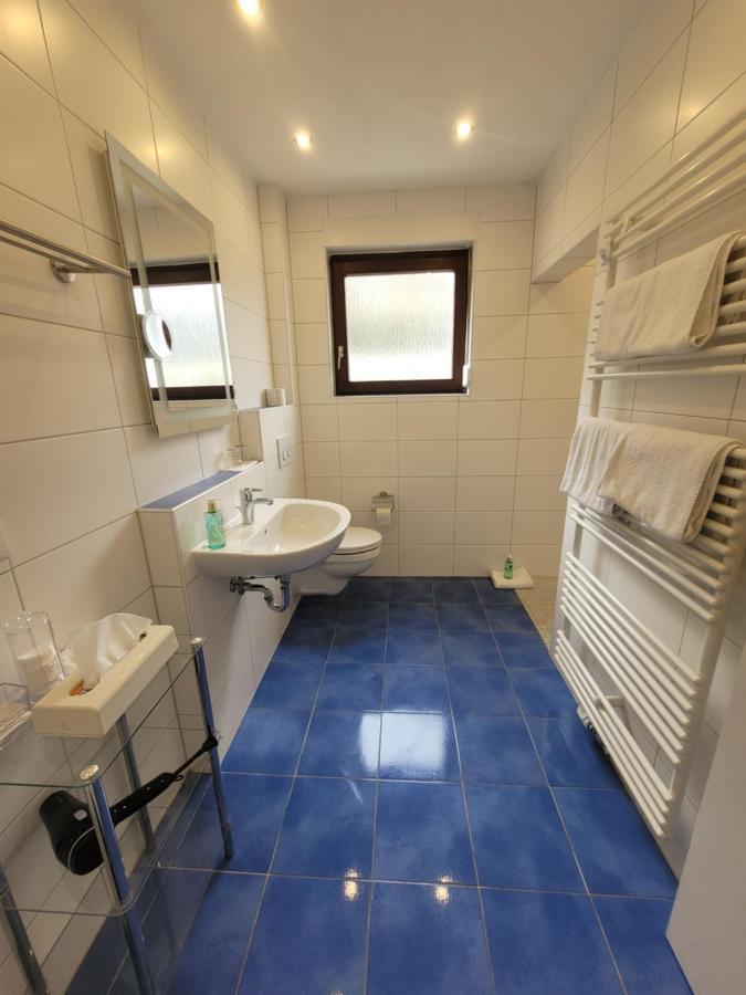 Kattenes Gaestehaus Burgberg, Weinhaus Fries מראה חיצוני תמונה