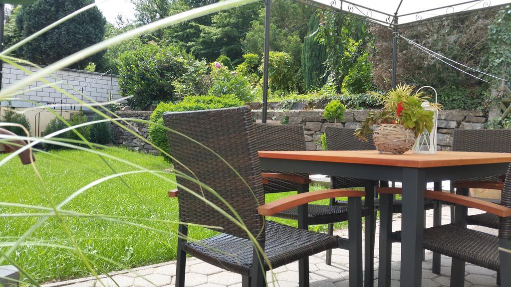 Kattenes Gaestehaus Burgberg, Weinhaus Fries מראה חיצוני תמונה