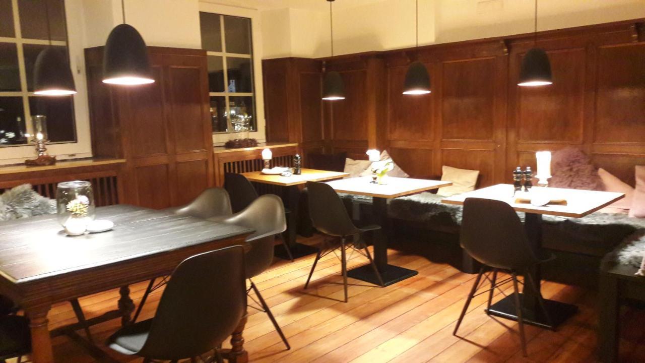 Kattenes Gaestehaus Burgberg, Weinhaus Fries מראה חיצוני תמונה
