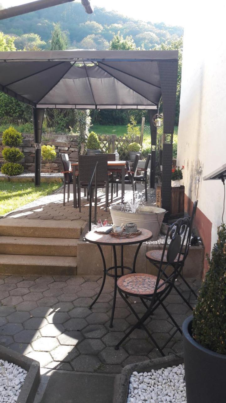 Kattenes Gaestehaus Burgberg, Weinhaus Fries מראה חיצוני תמונה